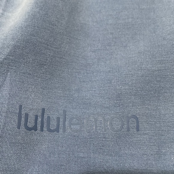 lululemon athletica Classic Blue Crewneck - Picture 4 of 8